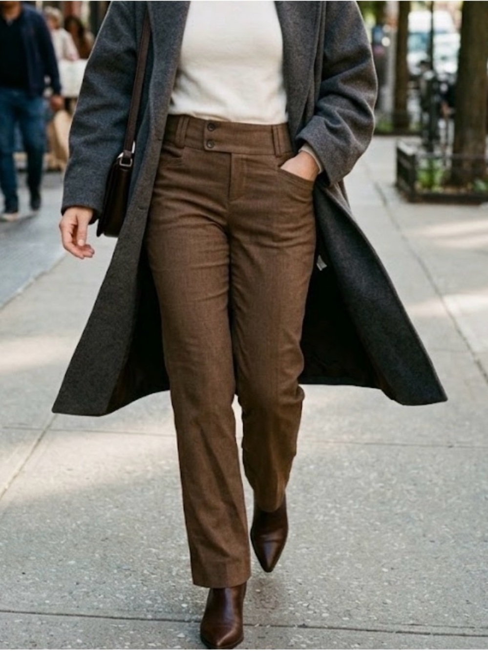 Banana Republic Straight-Leg Pants in Warm Brown